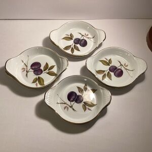 Set of 8 Royal Worcester, Evesham tab handle serving dishes